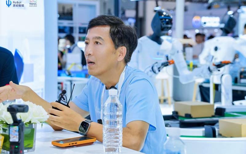 直击WAIC｜灵初智能王启斌：新一轮融资预计7月底完成