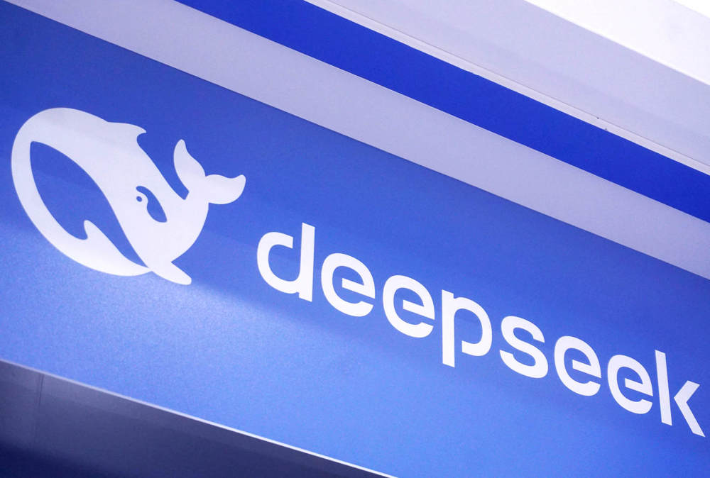 DeepSeek涨价 国产AI从拼价格转向拼智能