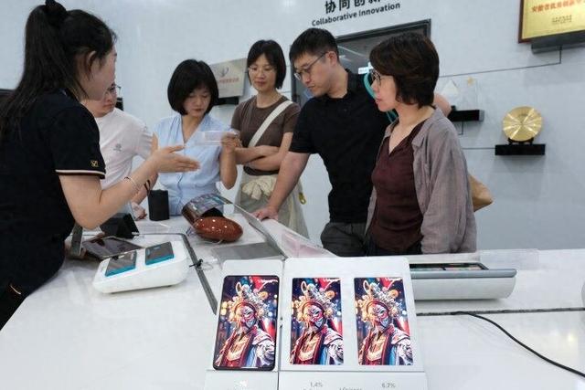 百变“中国屏”打开智能交互新窗口